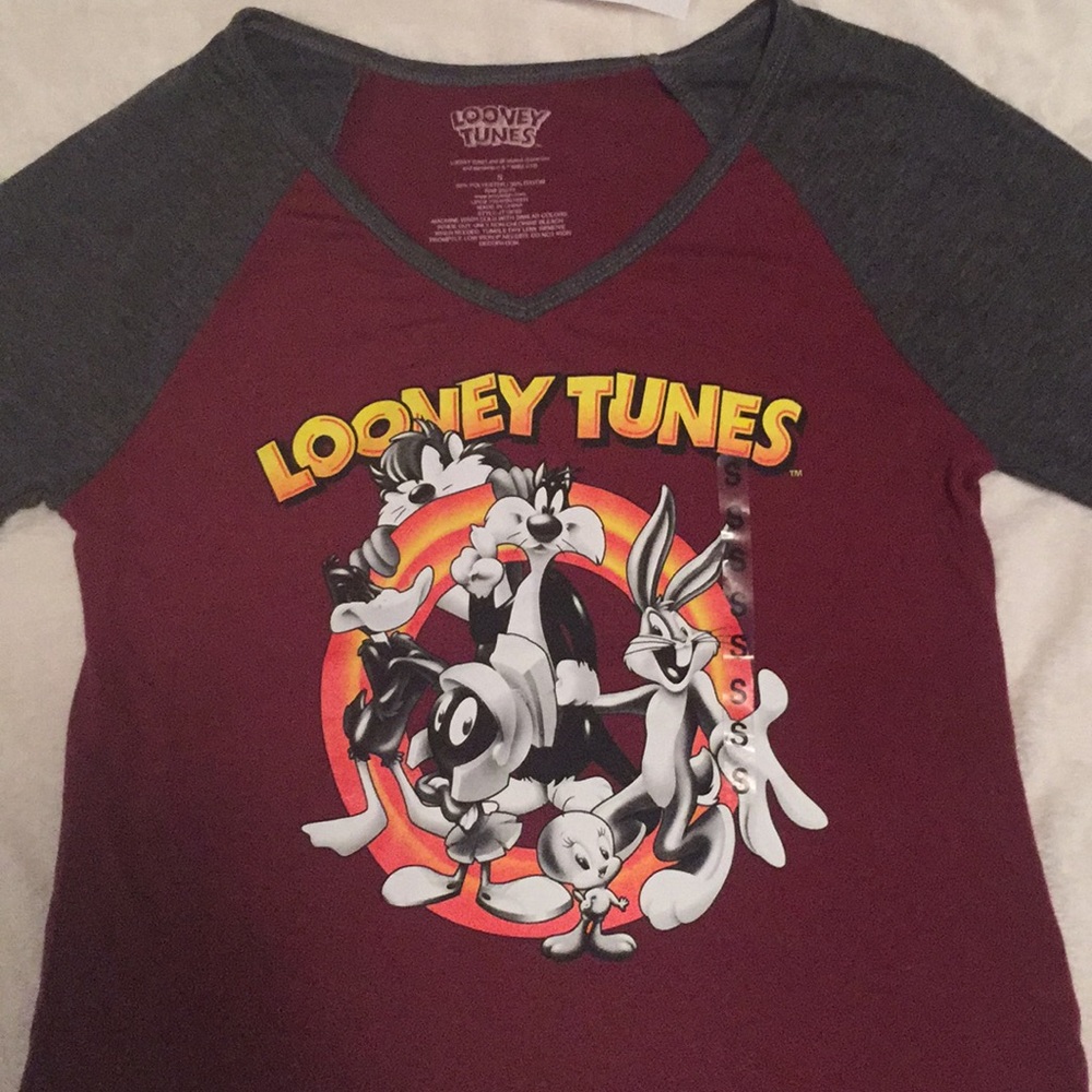 🌹NWT looney tunes shirt SZ-S